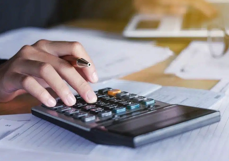 how to calculate ar turnover