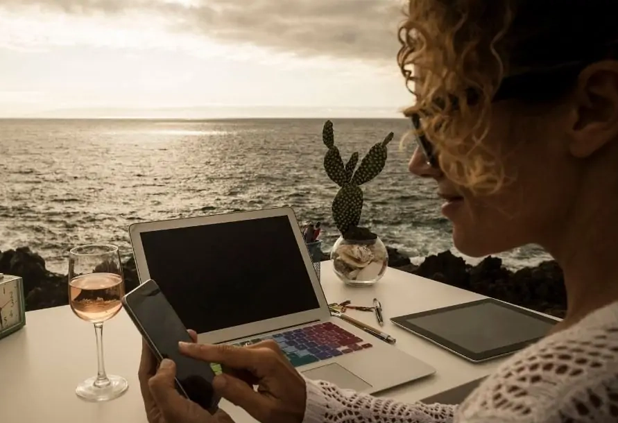 travel while working travel while working